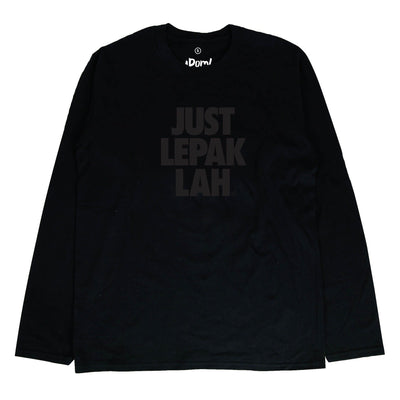 This black cotton long sleeved-T, has black words printed on it with the words Just Lepak Lah. One part serious street-ware, one part tongue in cheek Malaysian humor so often associated with Apom.my. While the world and Nike might say ‘Just Do It. Malaysia’s favorite Malaysian Brand, Apom says: “Just Lepak Lah” (Just Relax). This masterpiece is part of Apom’s, Mamak performance wear, designed to keep you comfortable for those long mamak sessions